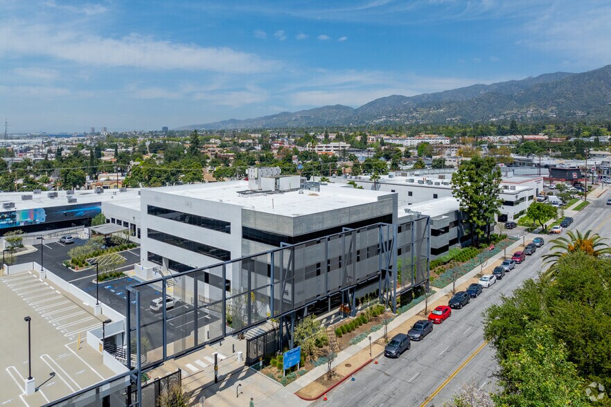 1015 Grandview Ave, Glendale, CA à vendre - Aérien - Image 3 de 10