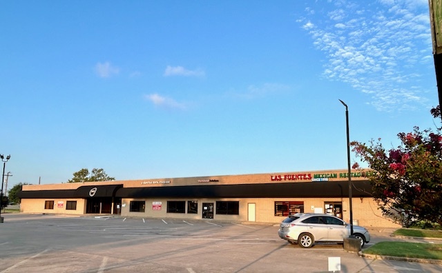 641 10th St, Hempstead, TX for lease - Building Photo - Image 1 of 45