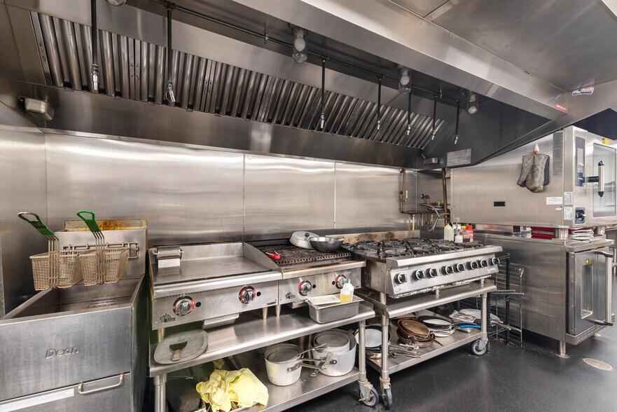 600 Kenseth Way, Cambridge, WI à vendre - Photo du bâtiment - Image 2 de 31