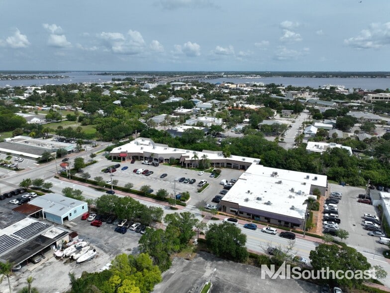 715-735 Colorado Ave, Stuart, FL for lease - Building Photo - Image 3 of 4