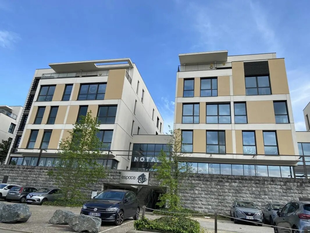 Bureau dans Lyon à louer Photo du bâtiment- Image 1 de 40