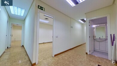 Office in Madrid, MAD for lease Interior Photo- Image 2 of 9