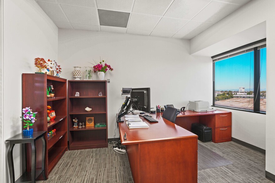 3424 Carson St, Torrance, CA à louer - Photo intérieure - Image 3 de 12