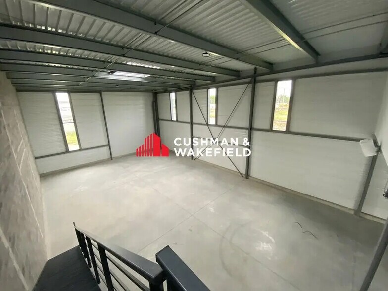 25 Rue Des Usines, Fenouillet à louer - Photo du bâtiment - Image 3 de 8