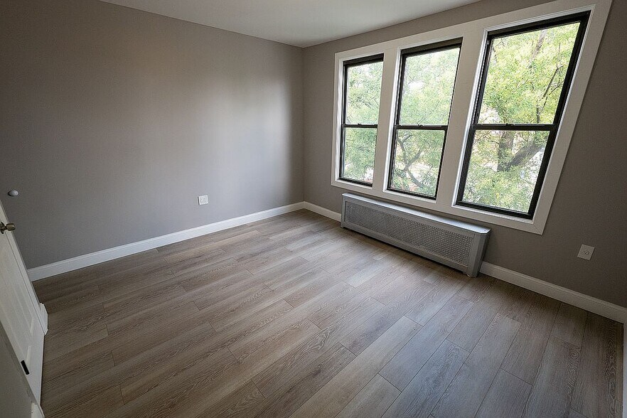 9728 Flatlands Ave, Brooklyn, NY à vendre - Photo intérieure - Image 3 de 5