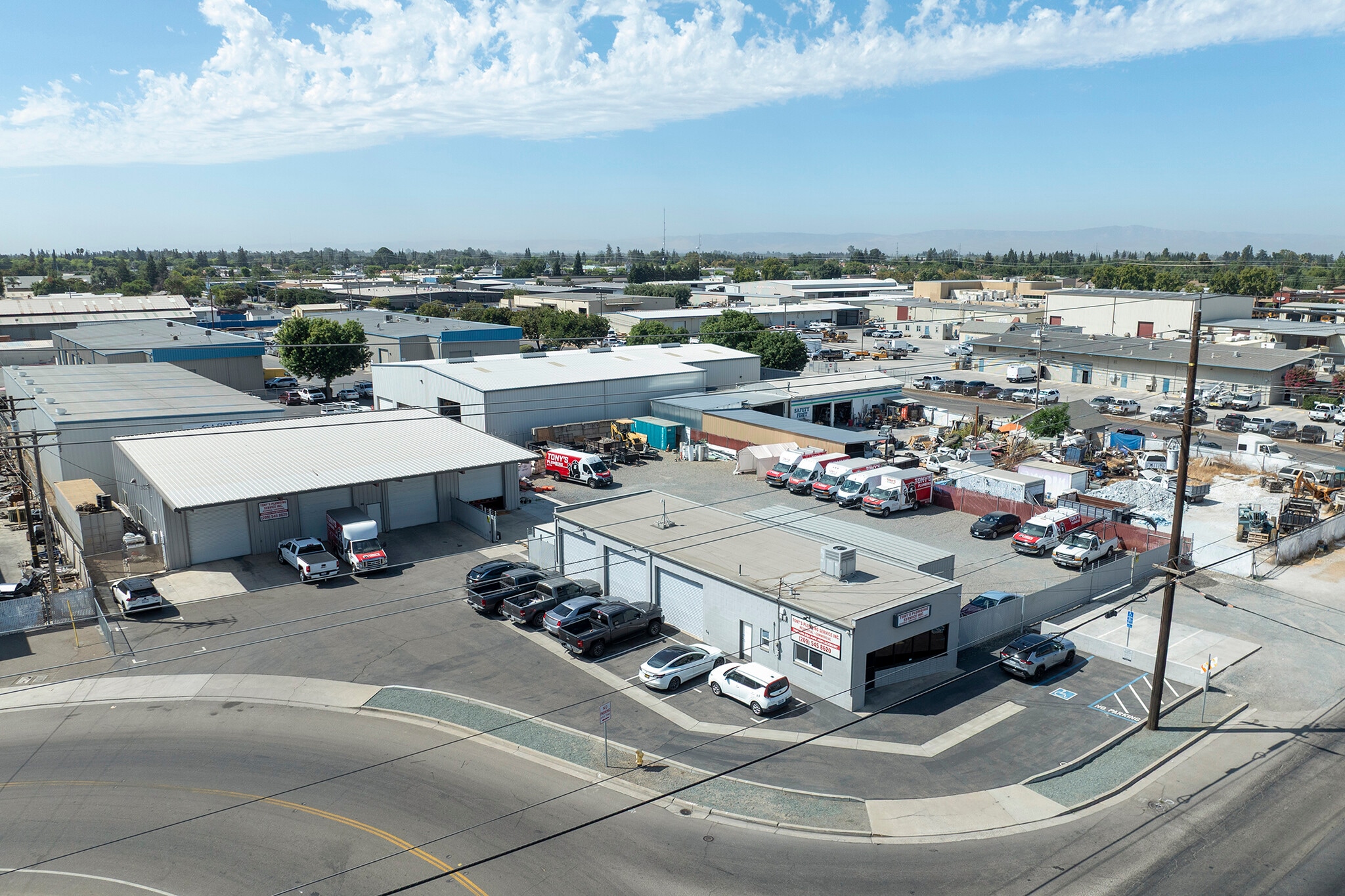 1236 Woodland Ave, Modesto, CA for lease Primary Photo- Image 1 of 27