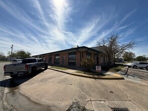 505 E 3rd St, Bartlesville, OK à louer Photo intérieure- Image 2 de 19