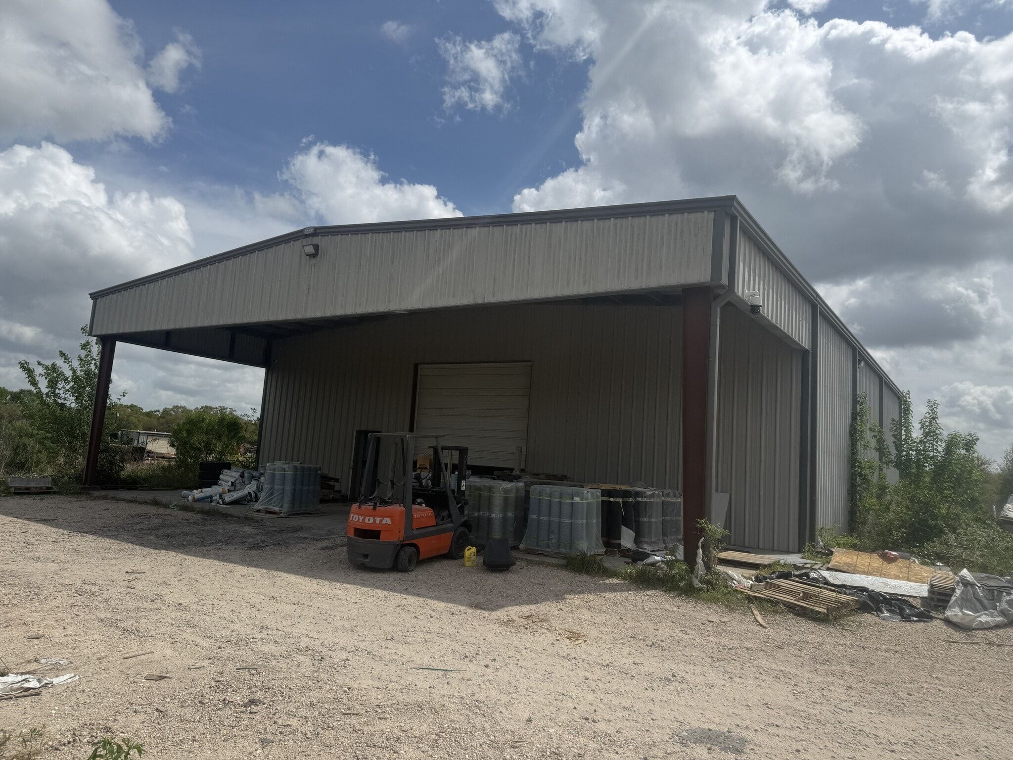 258 County 281 rd, Alvin, TX for lease Building Photo- Image 1 of 6