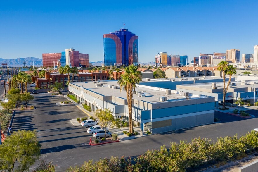 4340 S Valley View Blvd, Las Vegas, NV à louer - Photo du bâtiment - Image 3 de 6