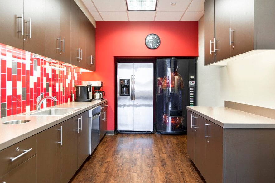 2009 Mackenzie Way, Cranberry Township, PA for lease - Interior Photo - Image 3 of 9