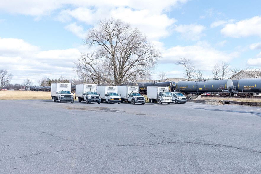 196 Carlton Dr, Inwood, WV for sale - Building Photo - Image 2 of 34