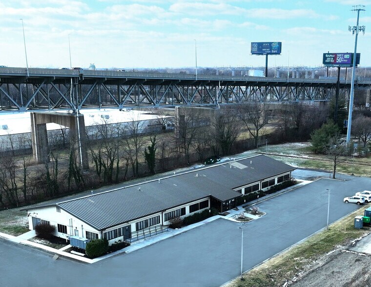 805 N Wilson Ave, Bristol, PA à vendre - Photo du bâtiment - Image 3 de 6