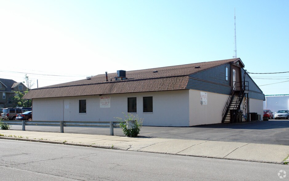 2282 Elmwood Ave, Kenmore, NY à vendre - Photo du bâtiment - Image 2 de 17