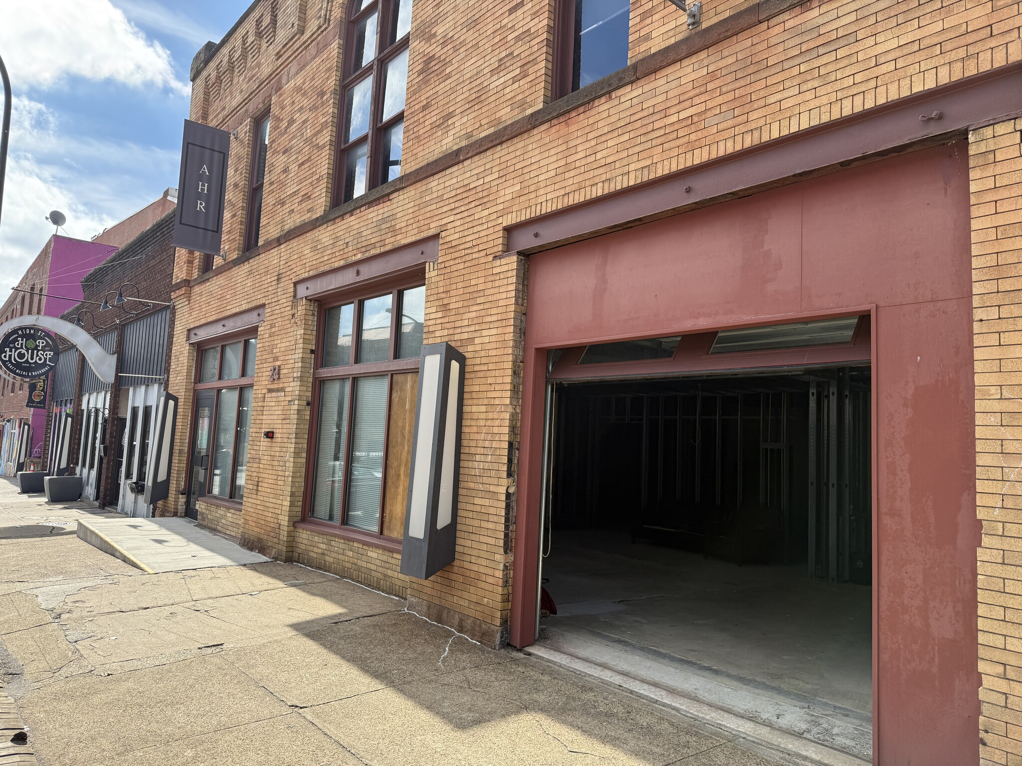 24 N High St, Akron, OH for lease Interior Photo- Image 1 of 5