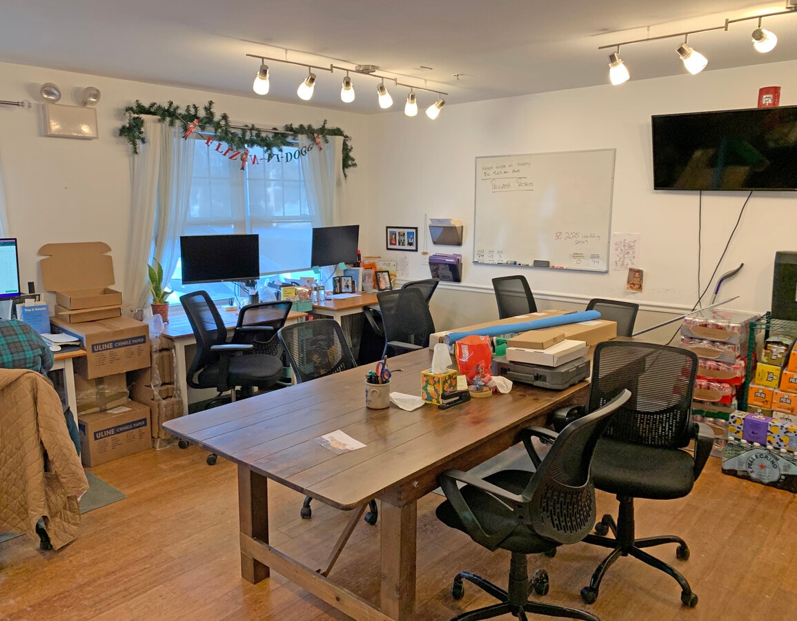 8 Patriot Dr, Dover, NH 03820 - Unité 8 -  - Photo intérieure - Image 1 of 1