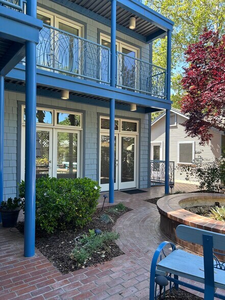 430 D St, Davis, CA à louer - Photo principale - Image 1 de 10
