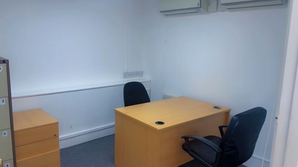 North Circular Rd, London for lease - Building Photo - Image 3 of 296