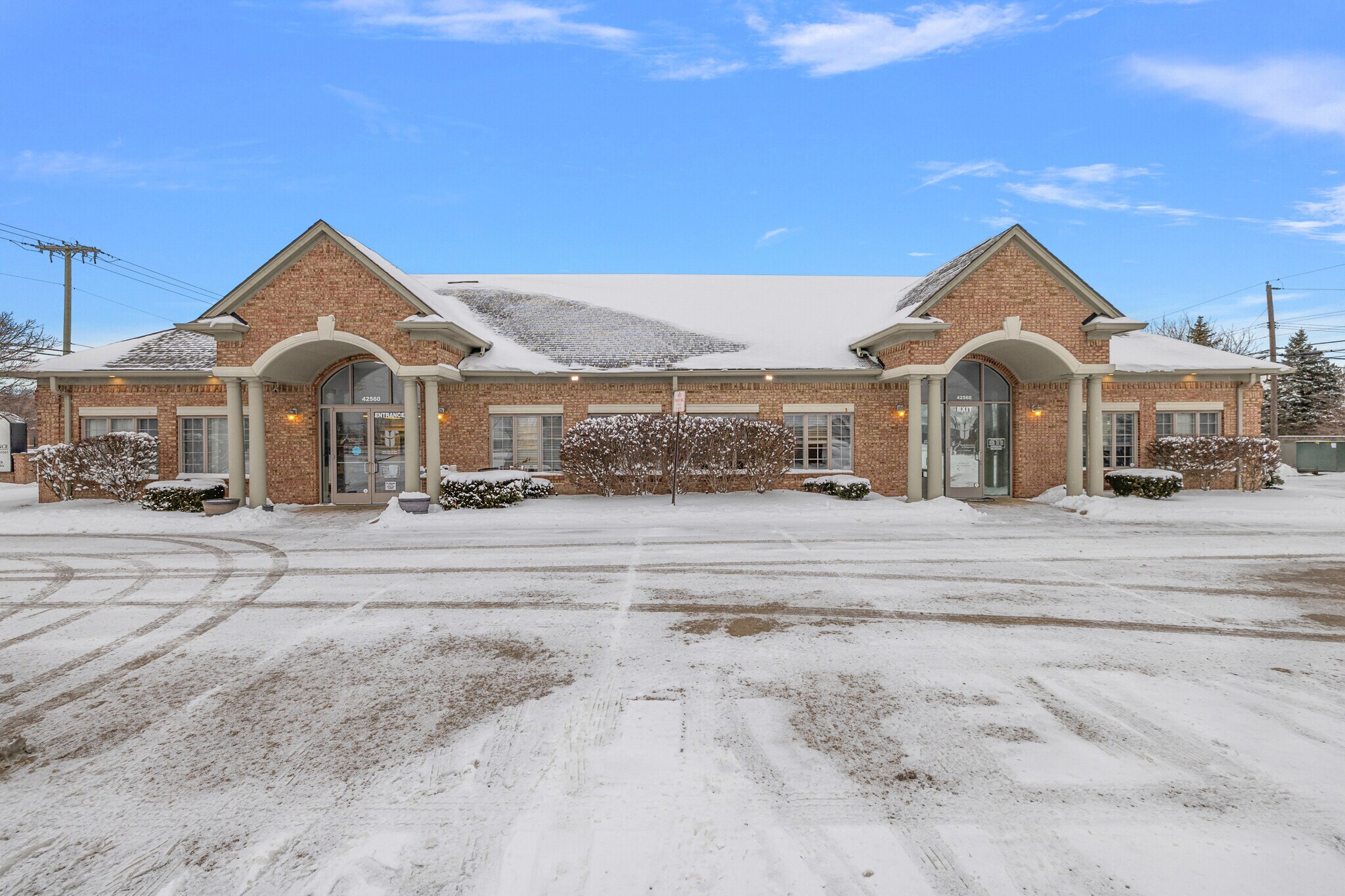 42560 Van Dyke Ave, Sterling Heights, MI for lease Primary Photo- Image 1 of 22