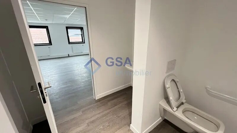 Bureau dans Évry-Courcouronnes à louer - Photo intérieure - Image 2 de 10