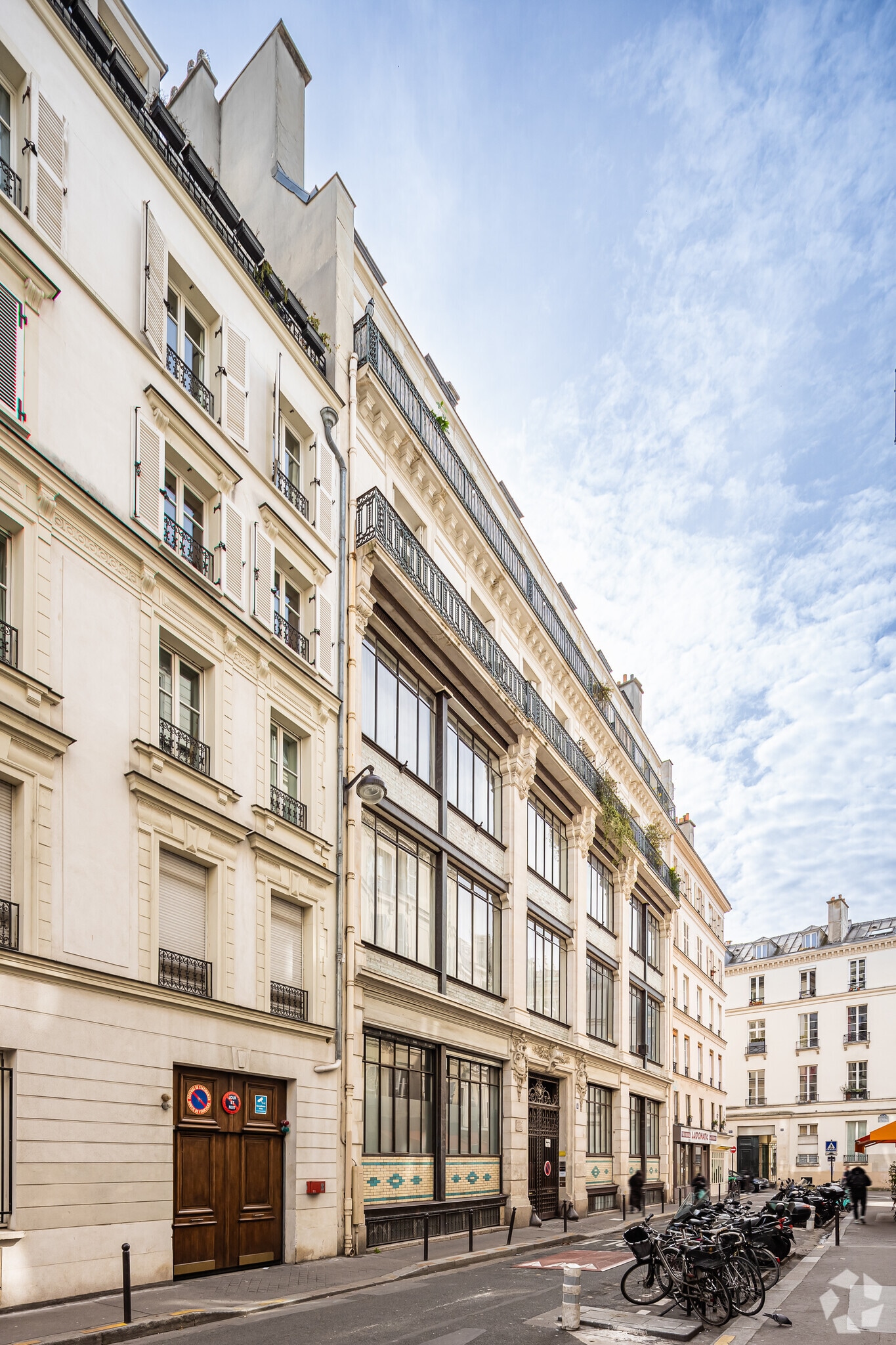 4 Rue Martel, Paris for lease Primary Photo- Image 1 of 4