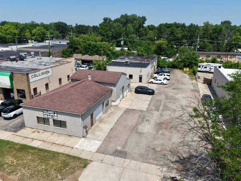 Two Property Portfolio portfolio of 2 properties for sale on LoopNet.ca - Building Photo - Image 1 of 5