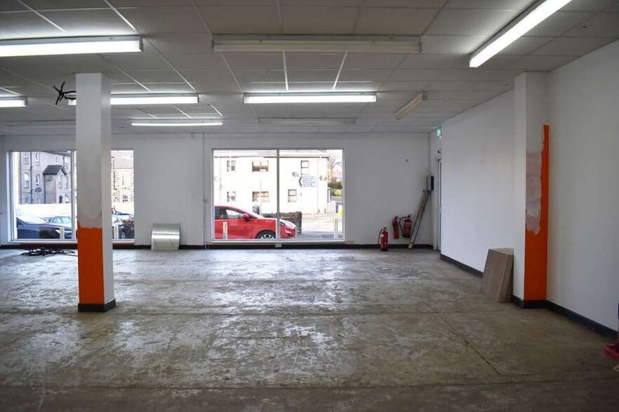 32 Thomas St, Ballymena for lease - Building Photo - Image 1 of 5