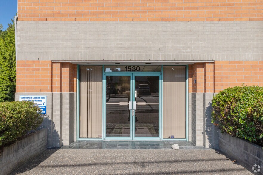1530 56th St, Delta, BC à louer - Photo du bâtiment - Image 3 de 23