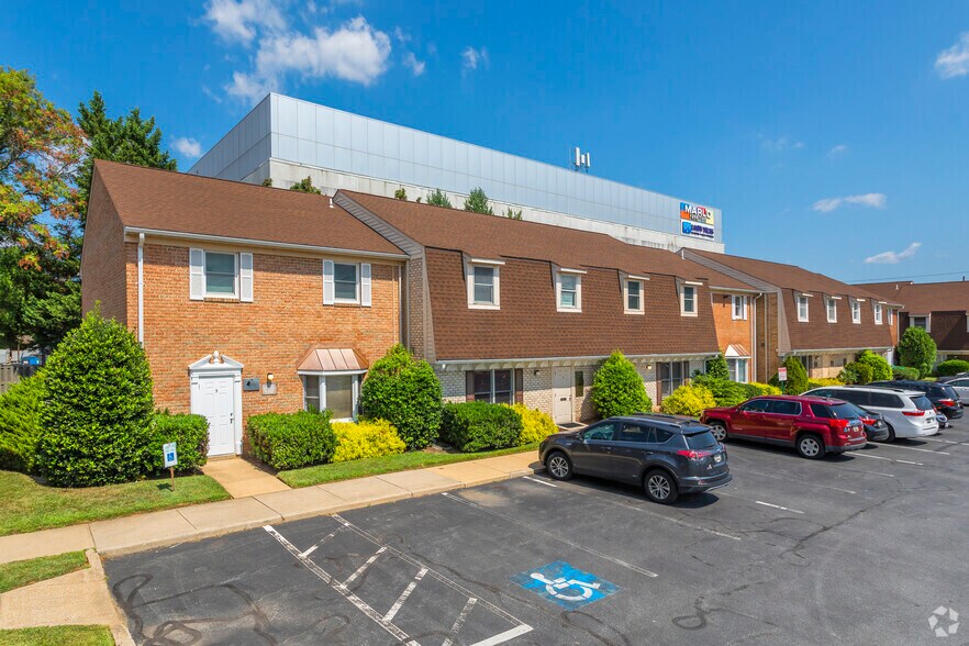 751 Rockville Pike, Rockville, MD à vendre - Photo du bâtiment - Image 3 de 3