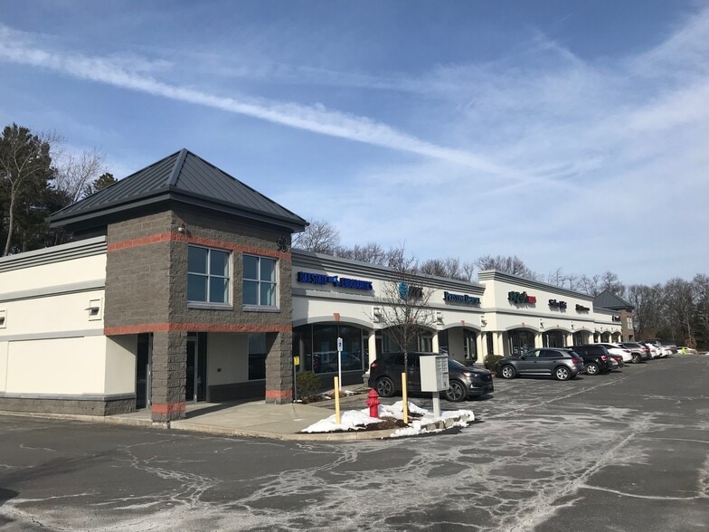 555 Providence Hwy, Walpole, MA for lease - Building Photo - Image 1 of 2