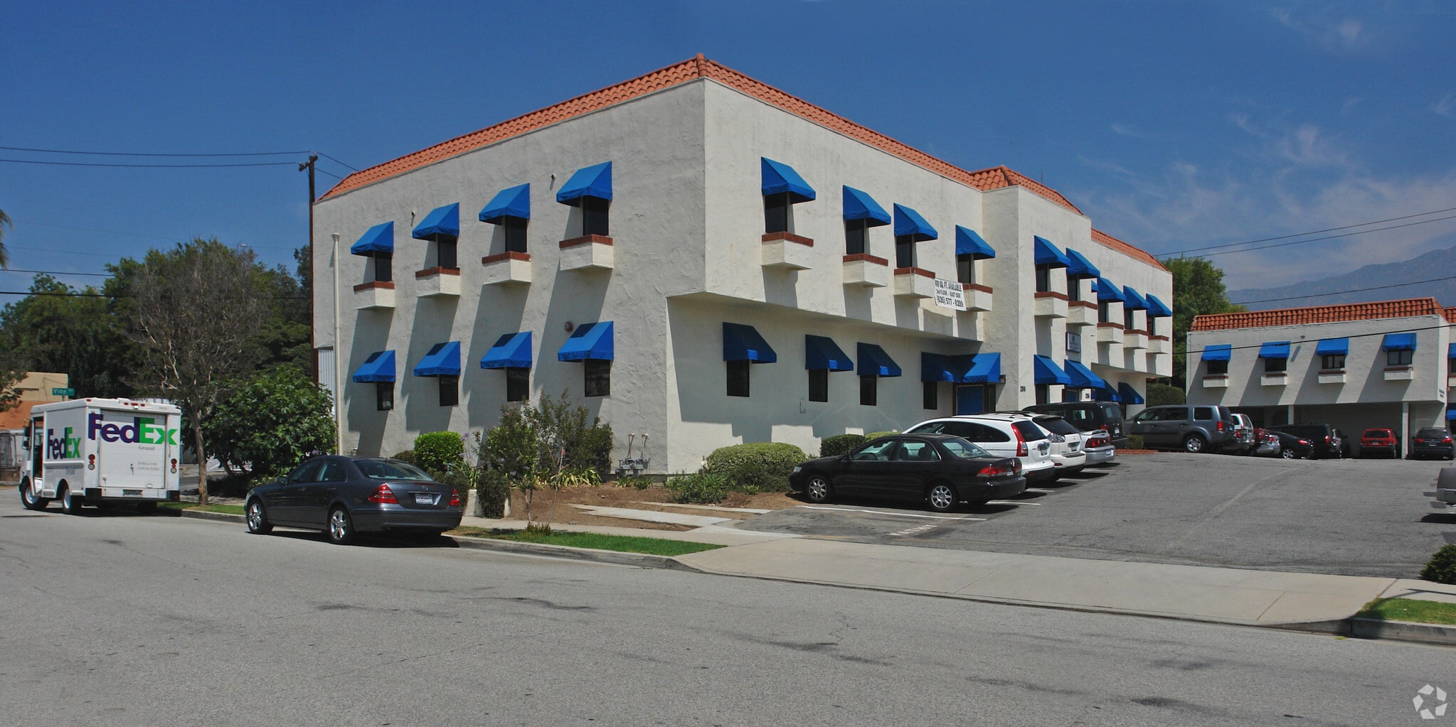 253-255 N San Gabriel Blvd, Pasadena, CA for lease Primary Photo- Image 1 of 7