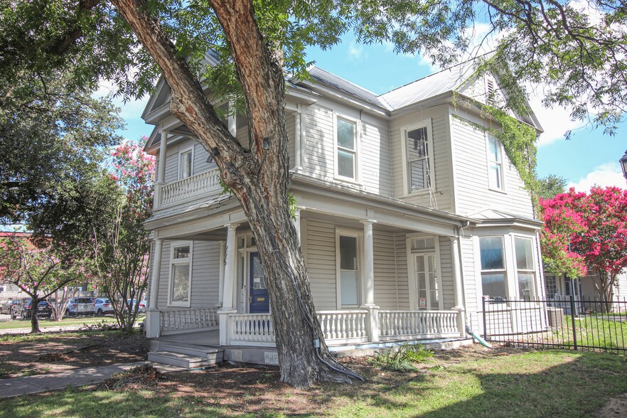 225 W Poplar St, San Antonio, TX à vendre - Photo principale - Image 1 de 8