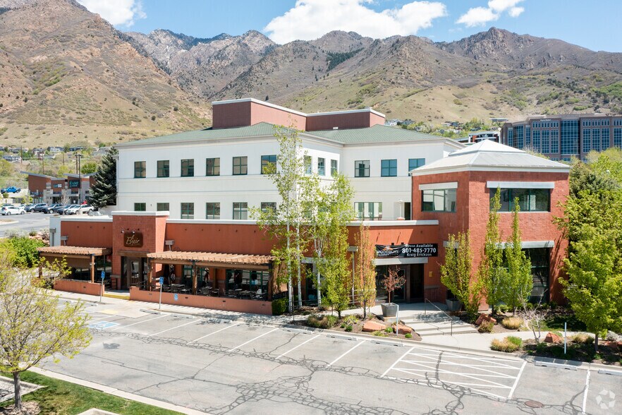 6405 S 3000 E, Salt Lake City, UT à louer - Photo du bâtiment - Image 2 de 4