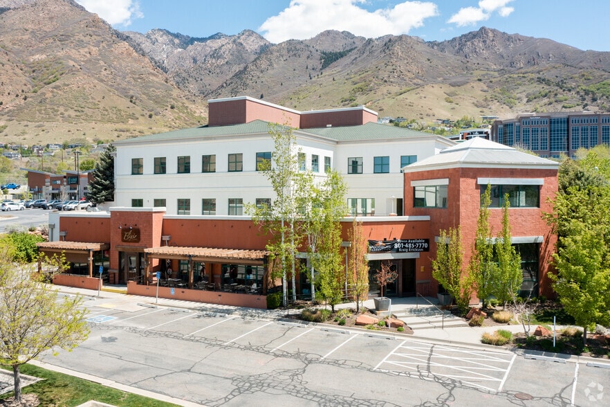 6405 S 3000 E, Salt Lake City, UT à louer - Photo du bâtiment - Image 2 de 4