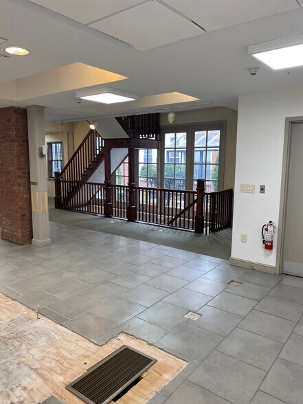 40 Church St, White Plains, NY à vendre - Photo du bâtiment - Image 3 de 12