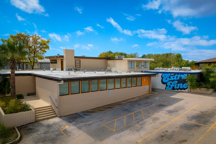 2515 McCullough Ave, San Antonio, TX à vendre - Photo du bâtiment - Image 1 de 13