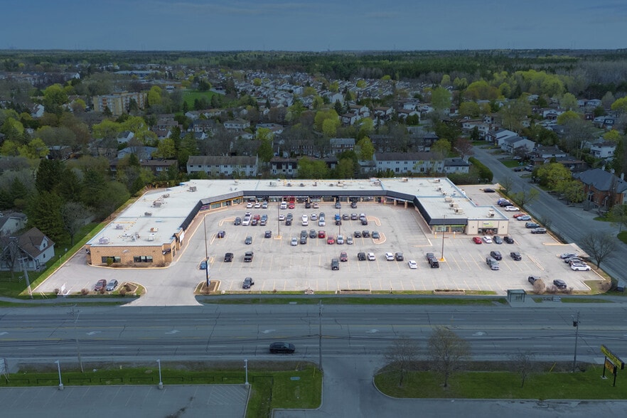2190-2194 Robertson Rd, Ottawa, ON à vendre - Photo du bâtiment - Image 2 de 24