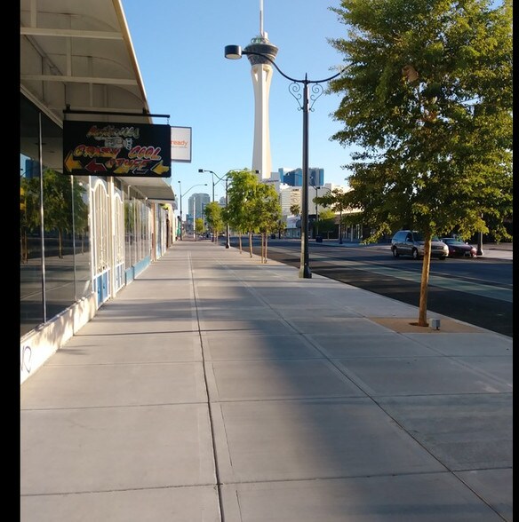 1409-1417 S Main St, Las Vegas, NV à vendre - Photo du bâtiment - Image 3 de 3