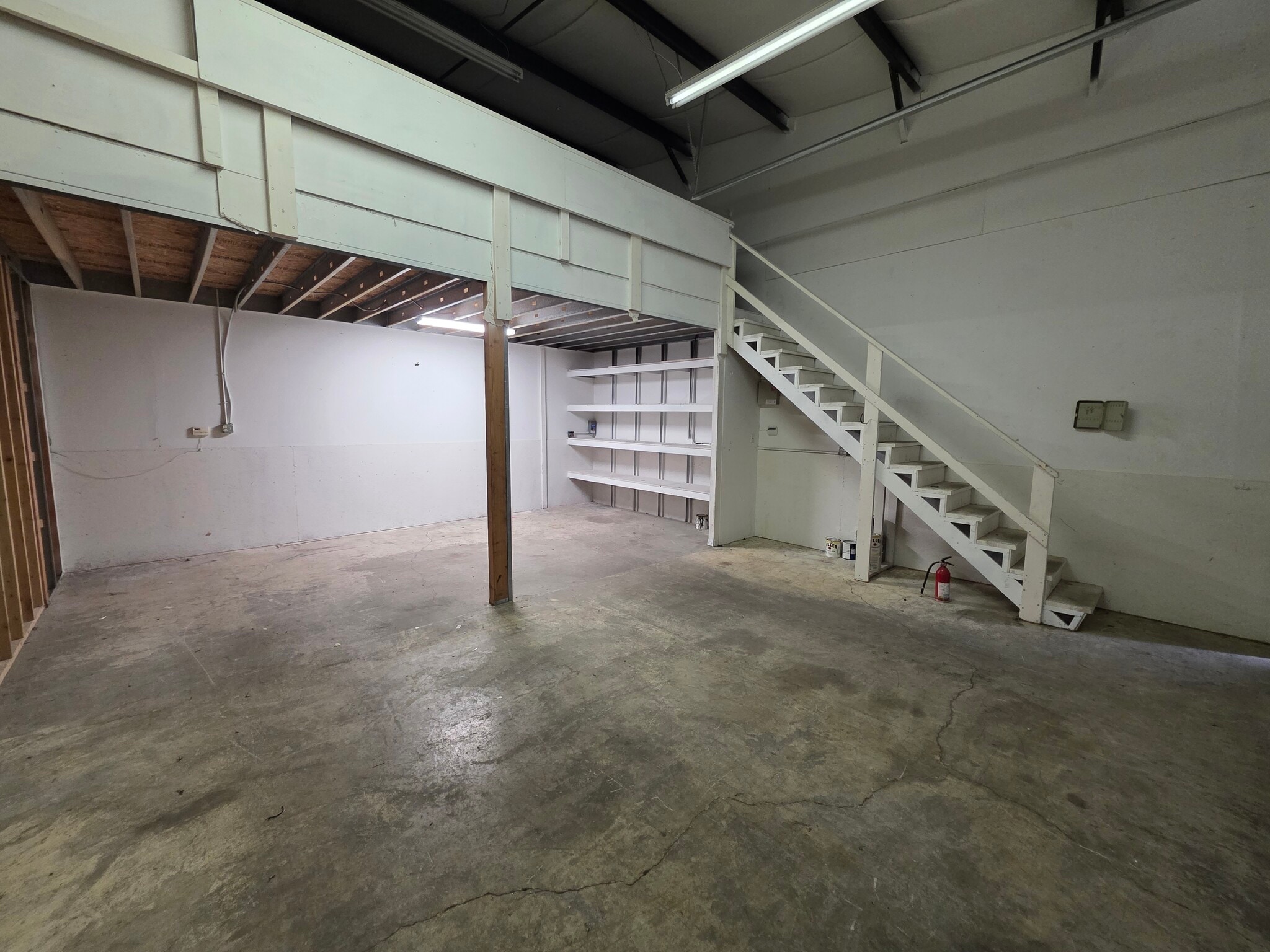 13909 Meridian Ave E, Puyallup, WA for lease Interior Photo- Image 1 of 7