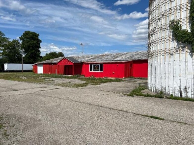 2222 N Olive Rd, Dayton, OH à vendre - Photo du bâtiment - Image 2 de 8