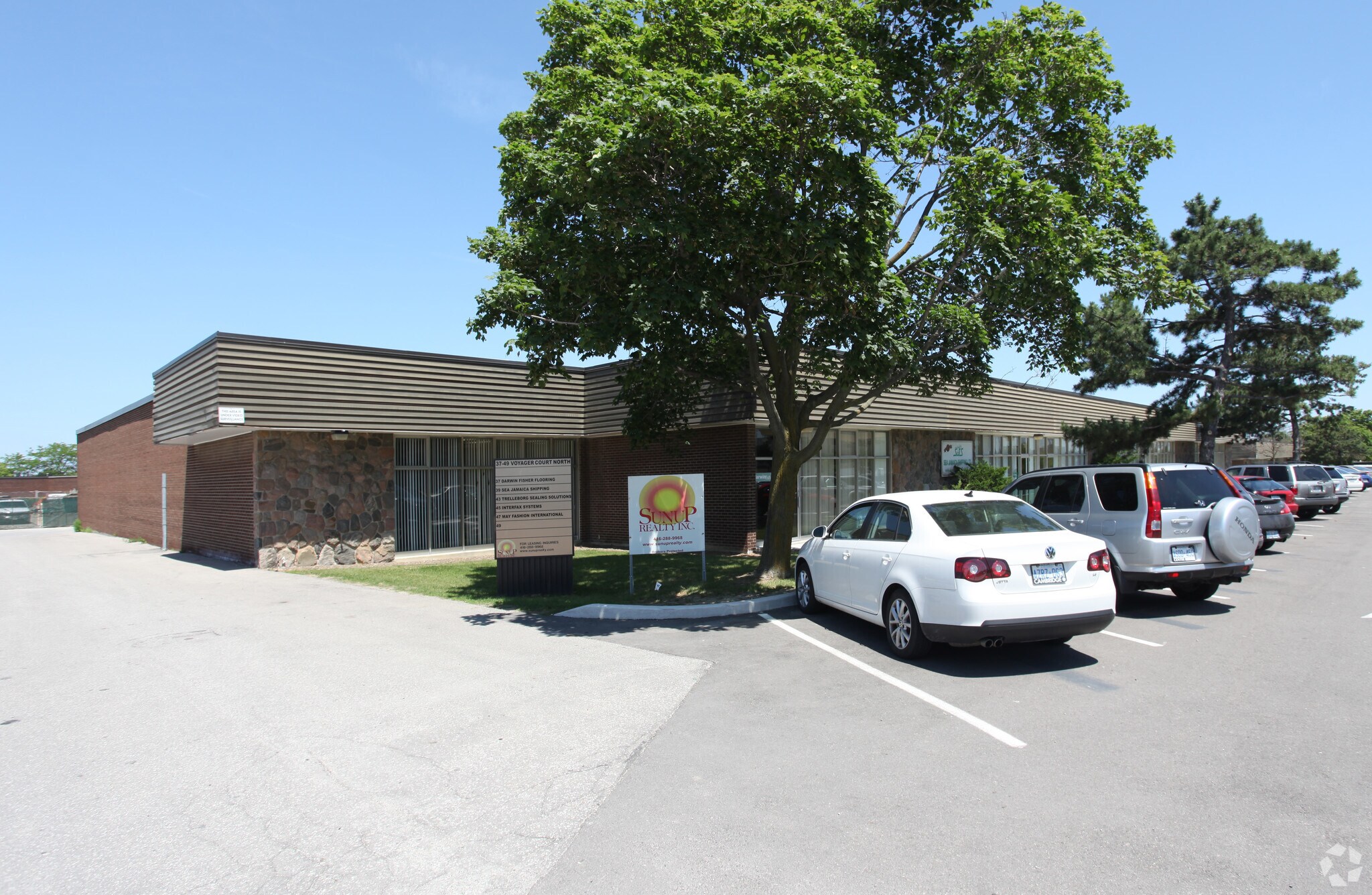 37-49 Voyager Ct, Toronto, ON à vendre Photo principale- Image 1 de 1