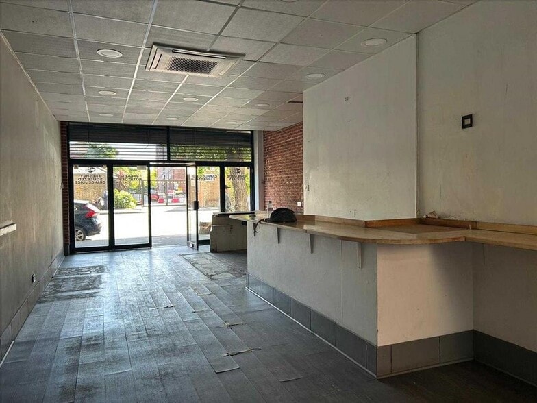 134 Hammersmith Rd, London for lease - Building Photo - Image 2 of 2