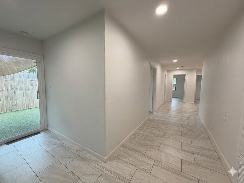 4130 Williams Dr, Georgetown, TX for lease - Building Photo - Image 3 of 7
