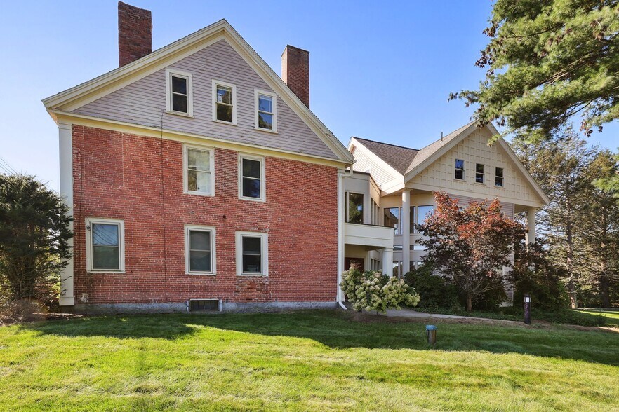 249 Ayer Rd, Harvard, MA à louer - Photo du bâtiment - Image 3 de 16