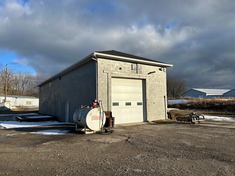 1371 Shaw Ln, Xenia, OH à vendre - Photo du bâtiment - Image 2 de 9
