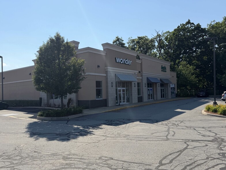 435 Winthrop Ave, Lawrence, MA for lease - Building Photo - Image 2 of 8