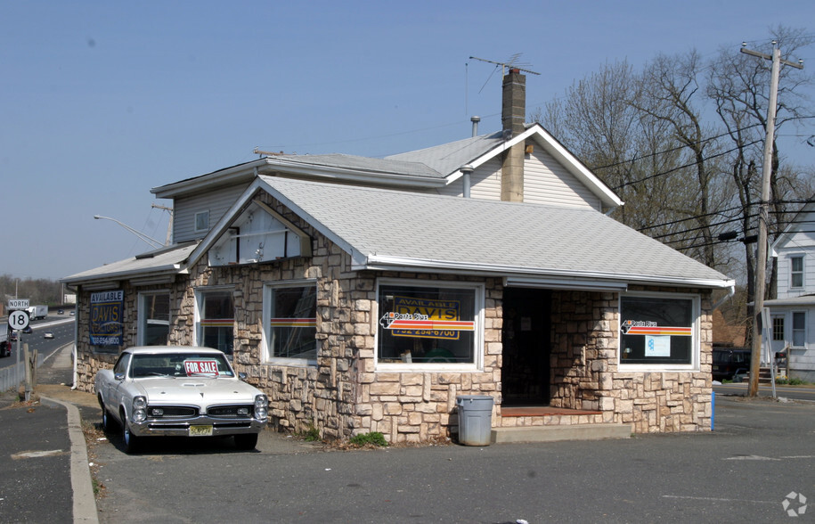 65 Old Matawan Rd, Old Bridge, NJ à vendre - Photo principale - Image 1 de 6