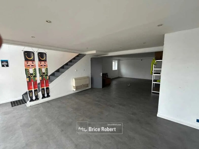 Flex in Civrieux-d'Azergues for sale - Interior Photo - Image 3 of 4