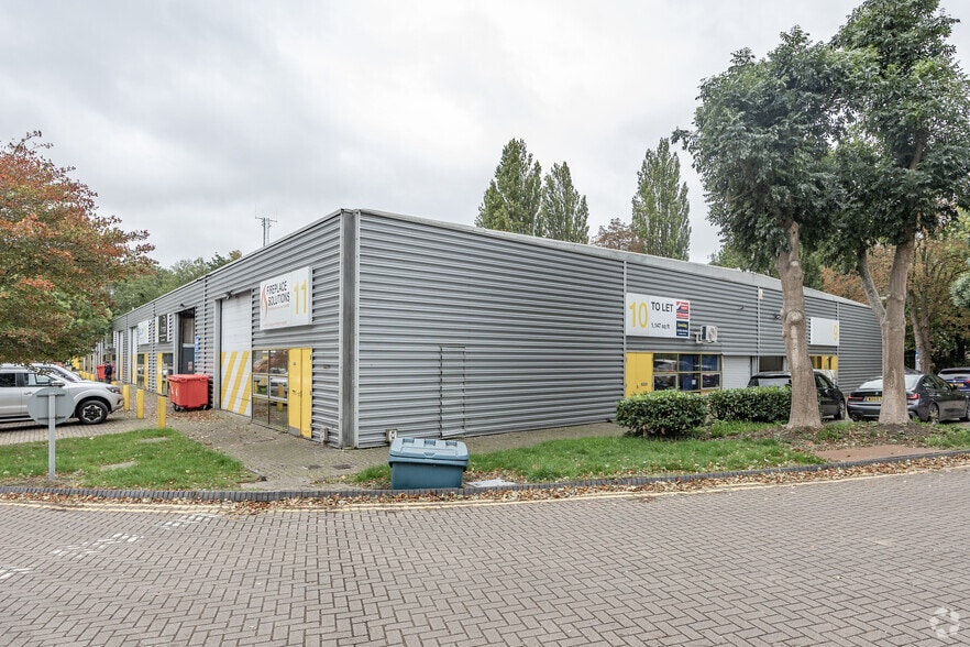 1-17 Kembrey Park, Swindon for lease - Primary Photo - Image 2 of 6