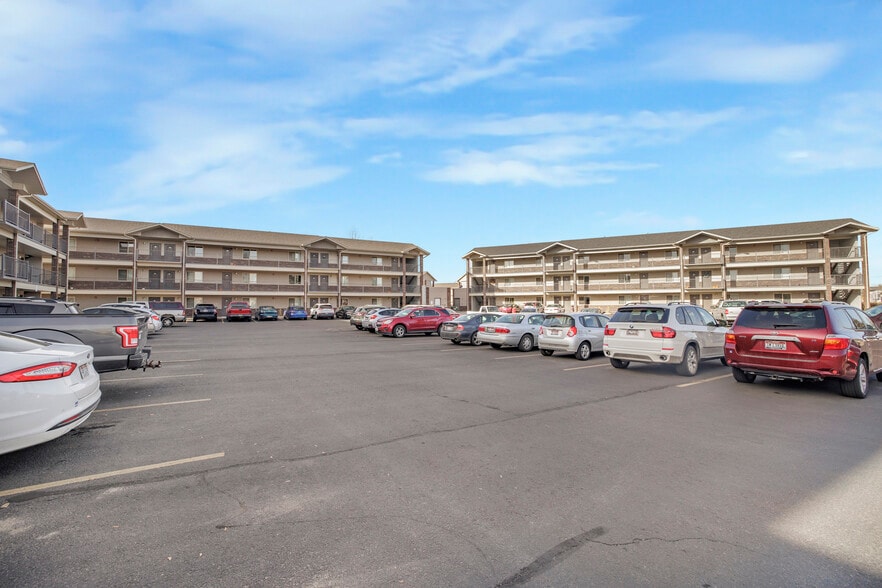 332 S 4th W, Rexburg, ID à vendre - Photo du bâtiment - Image 3 de 6