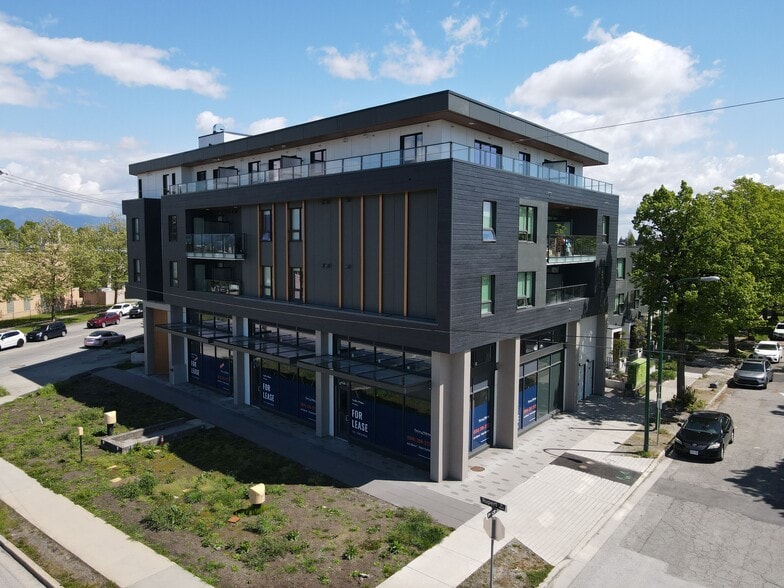4506 Rupert St, Vancouver, BC à louer - Photo du bâtiment - Image 2 de 5
